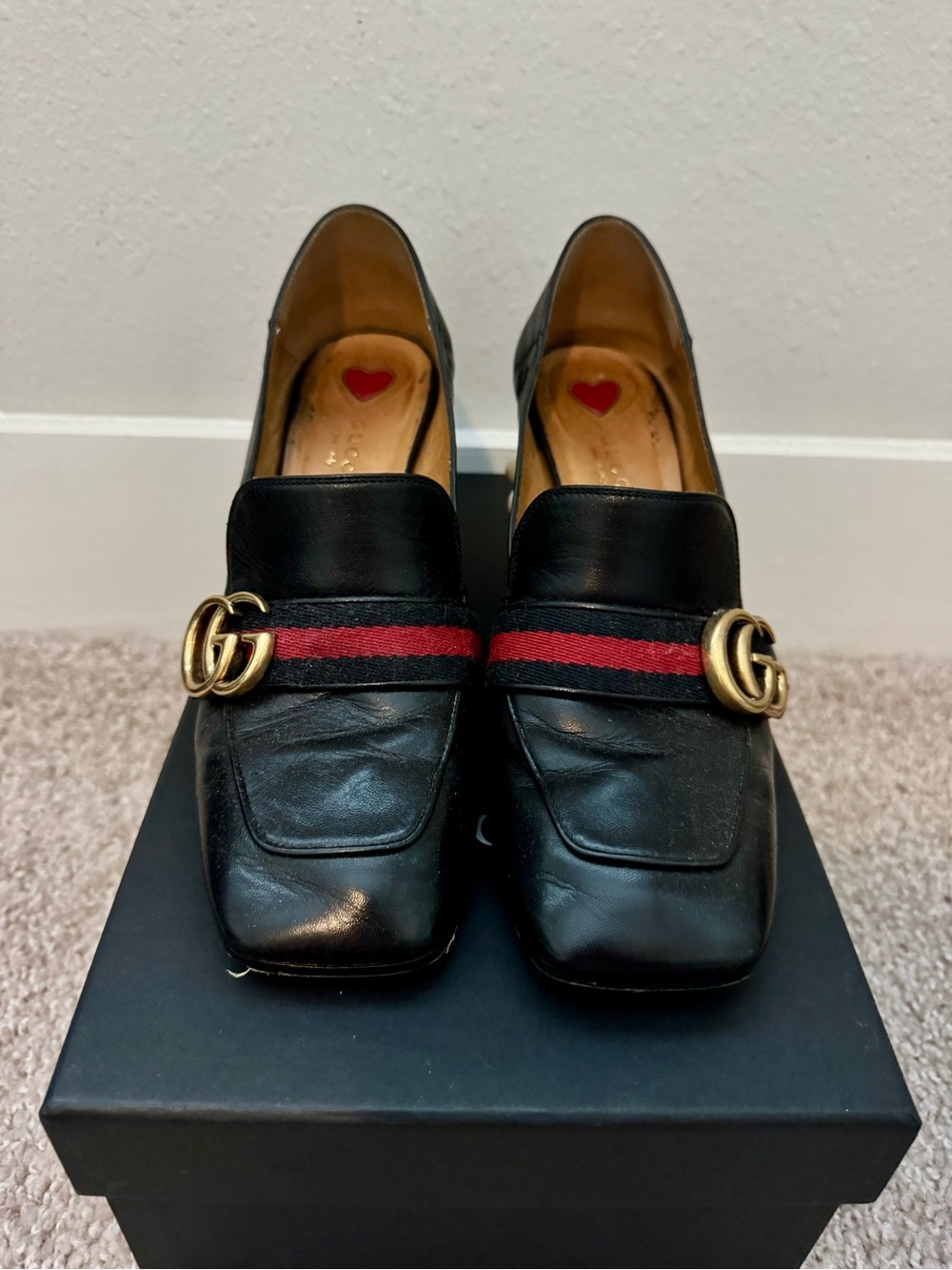 Authentic Gucci Peyton Black Leather Loafers with Red Stripe and Pearls
